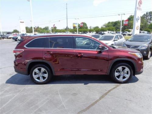 Photo Image Gallery & Touchup Paint: Toyota Highlander in Moulin Rouge Mica  (3T0)  YEARS: 2014-2017