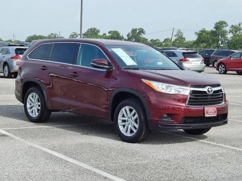 Photo Image Gallery & Touchup Paint: Toyota Highlander in Moulin Rouge Mica  (3T0)  YEARS: 2014-2017
