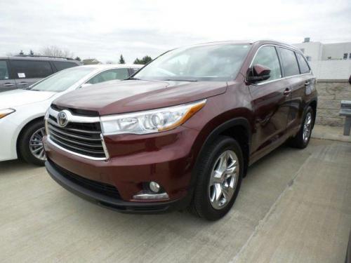 Photo Image Gallery & Touchup Paint: Toyota Highlander in Moulin Rouge Mica  (3T0)  YEARS: 2014-2017