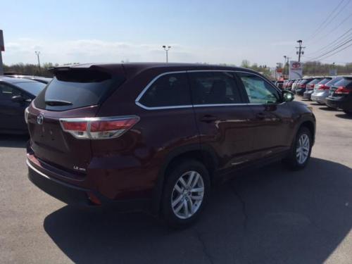Photo Image Gallery & Touchup Paint: Toyota Highlander in Moulin Rouge Mica  (3T0)  YEARS: 2014-2017