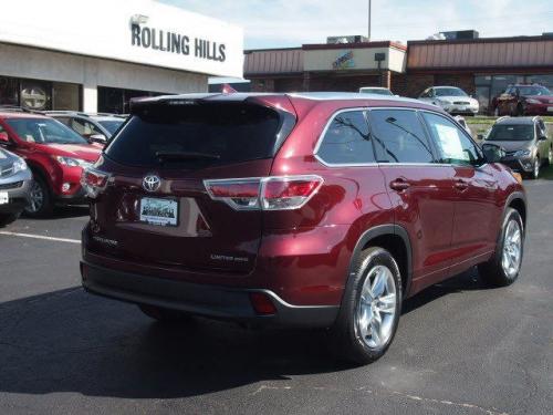 Photo Image Gallery & Touchup Paint: Toyota Highlander in Moulin Rouge Mica  (3T0)  YEARS: 2014-2017