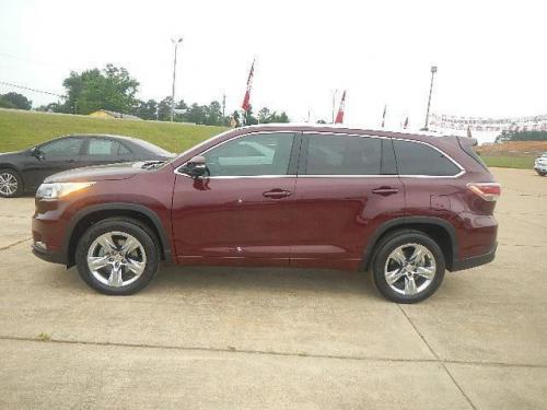 Photo Image Gallery & Touchup Paint: Toyota Highlander in Moulin Rouge Mica  (3T0)  YEARS: 2014-2017