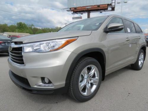 Photo Image Gallery & Touchup Paint: Toyota Highlander in Creme Brulee Mica  (5B2)  YEARS: 2014-2016