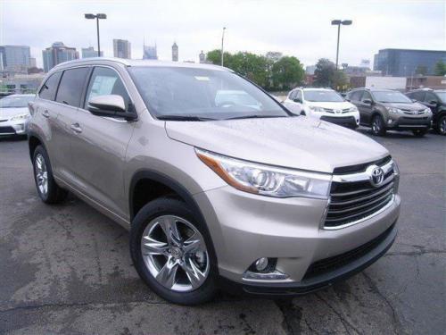Photo Image Gallery & Touchup Paint: Toyota Highlander in Creme Brulee Mica  (5B2)  YEARS: 2014-2016