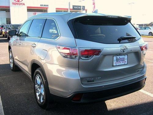 Photo Image Gallery & Touchup Paint: Toyota Highlander in Creme Brulee Mica  (5B2)  YEARS: 2014-2016