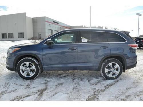 Photo Image Gallery & Touchup Paint: Toyota Highlander in Shoreline Blue Pearl  (8V5)  YEARS: 2014-2017