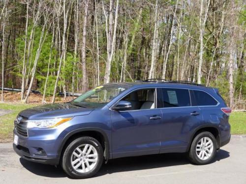 Photo Image Gallery & Touchup Paint: Toyota Highlander in Shoreline Blue Pearl  (8V5)  YEARS: 2014-2017