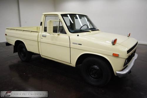 Photo Image Gallery & Touchup Paint: Toyota Hilux in Greenish Yellow   (521)  YEARS: 1969-1972