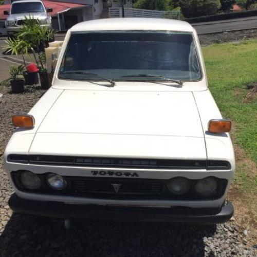 Photo Image Gallery: Toyota Hilux in White    (XX2)  YEARS: -