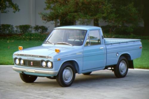 Photo Image Gallery: Toyota Hilux in Blue Gleam   (XX3)  YEARS: -