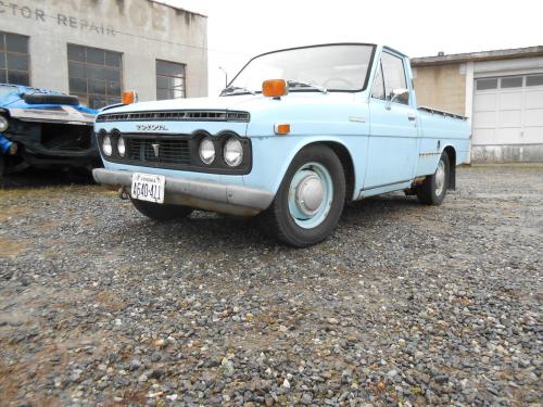 Photo Image Gallery: Toyota Hilux in Blue Gleam   (XX3)  YEARS: -