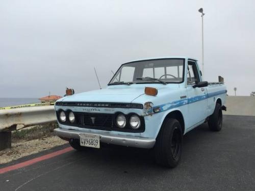 Photo Image Gallery: Toyota Hilux in Blue Gleam   (XX3)  YEARS: -