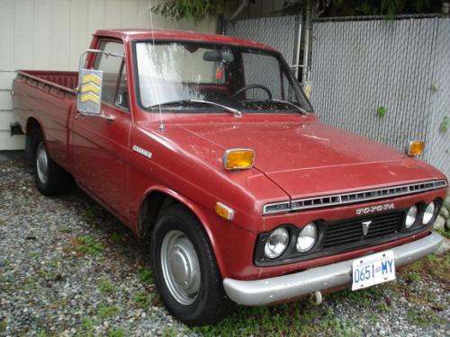 Photo Image Gallery: Toyota Hilux in Red    (XX4)  YEARS: -