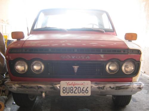 Photo Image Gallery: Toyota Hilux in Red    (XX4)  YEARS: -