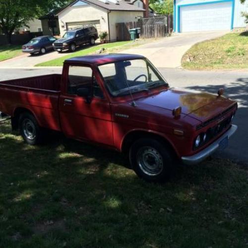 Photo Image Gallery: Toyota Hilux in Red    (XX4)  YEARS: -