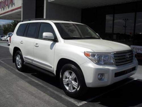 Photo Image Gallery & Touchup Paint: Toyota Landcruiser in Blizzard Pearl   (070)  YEARS: 2013-2017
