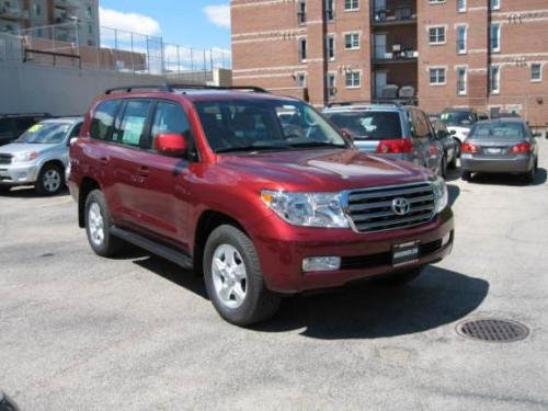 Photo Image Gallery: Toyota Landcruiser in Salsa Red Pearl  (3Q3)  YEARS: -