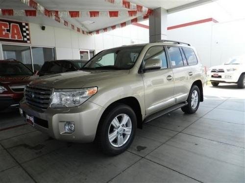 Photo Image Gallery: Toyota Landcruiser in Sonora Gold Pearl  (4R3)  YEARS: -