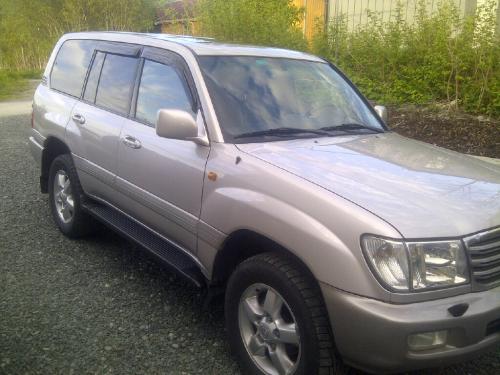 Photo Image Gallery & Touchup Paint: Toyota Landcruiser in Champagne Pearl   (1B1)  YEARS: 1998-2002