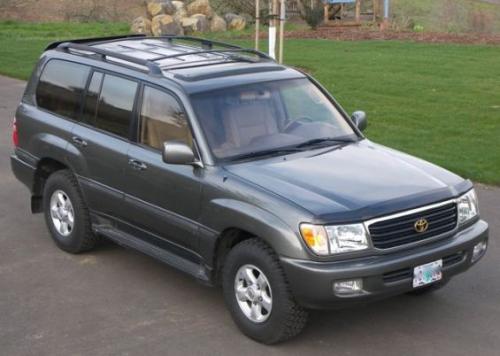 Photo Image Gallery & Touchup Paint: Toyota Landcruiser in Riverock Green Mica  (1C3)  YEARS: 1998-2002
