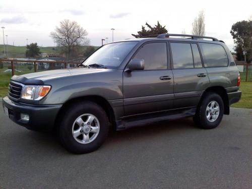 Photo Image Gallery & Touchup Paint: Toyota Landcruiser in Riverock Green Mica  (1C3)  YEARS: 1998-2002