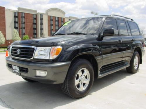 Photo Image Gallery: Toyota Landcruiser in Black    (202)  YEARS: -