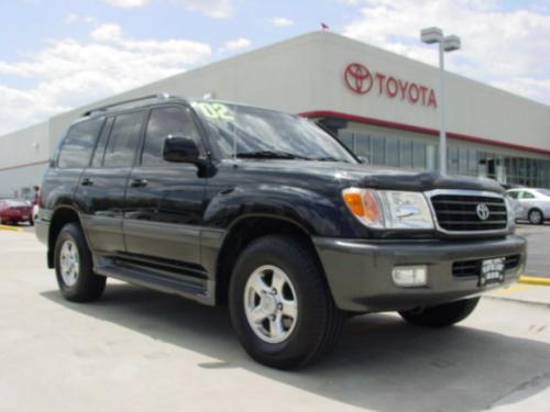 Photo Image Gallery: Toyota Landcruiser in Black    (202)  YEARS: -