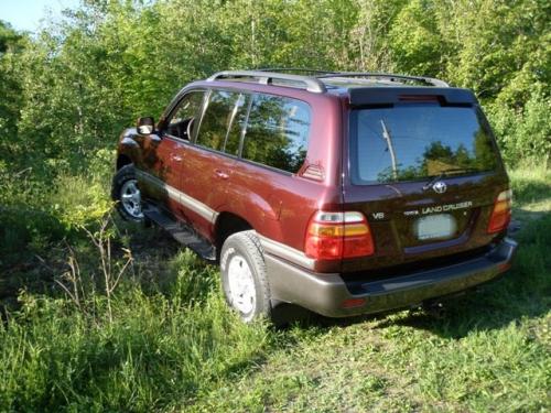 Photo Image Gallery & Touchup Paint: Toyota Landcruiser in Mahogany Pearl   (3N2)  YEARS: 1998-2002