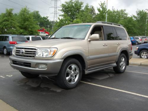 Photo Image Gallery & Touchup Paint: Toyota Landcruiser in Sonora Gold Pearl  (4R3)  YEARS: 2003-2007