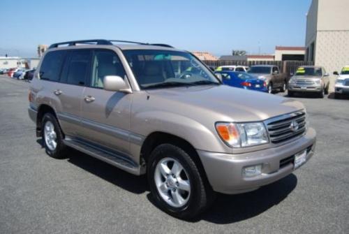 Photo Image Gallery & Touchup Paint: Toyota Landcruiser in Sonora Gold Pearl  (4R3)  YEARS: 2003-2007