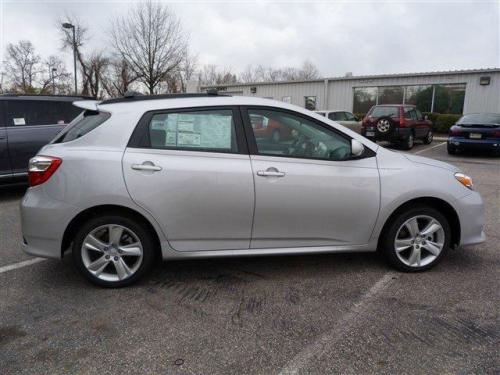 Photo Image Gallery & Touchup Paint: Toyota Matrix in Classic Silver Metallic  (1F7)  YEARS: 2009-2013
