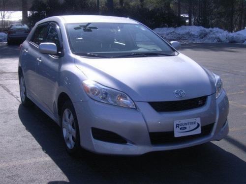 Photo Image Gallery & Touchup Paint: Toyota Matrix in Classic Silver Metallic  (1F7)  YEARS: 2009-2013