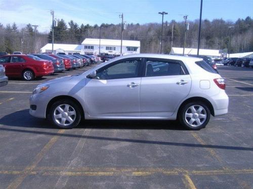 Photo Image Gallery & Touchup Paint: Toyota Matrix in Classic Silver Metallic  (1F7)  YEARS: 2009-2013