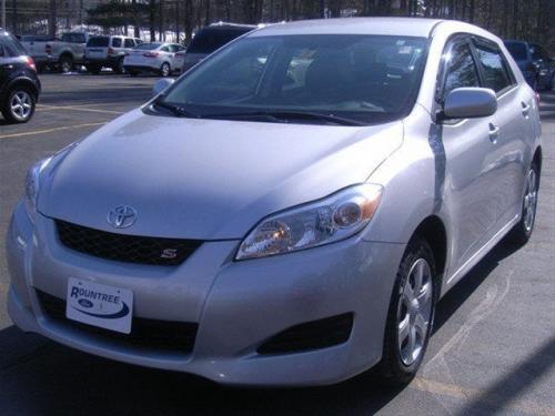 Photo Image Gallery & Touchup Paint: Toyota Matrix in Classic Silver Metallic  (1F7)  YEARS: 2009-2013