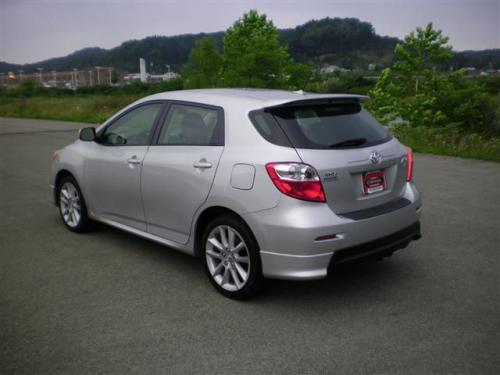 Photo Image Gallery & Touchup Paint: Toyota Matrix in Classic Silver Metallic  (1F7)  YEARS: 2009-2013
