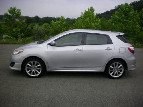 Photo Image Gallery & Touchup Paint: Toyota Matrix in Classic Silver Metallic  (1F7)  YEARS: 2009-2013
