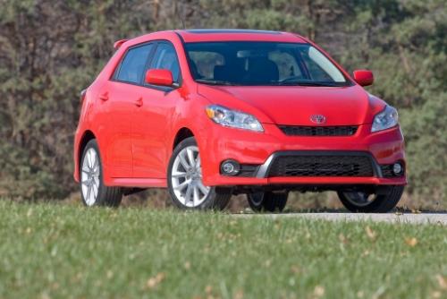 Photo Image Gallery & Touchup Paint: Toyota Matrix in Radiant Red   (3L5)  YEARS: 2009-2012