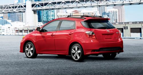 Photo Image Gallery & Touchup Paint: Toyota Matrix in Radiant Red   (3L5)  YEARS: 2009-2012
