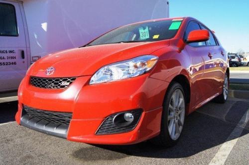 Photo Image Gallery & Touchup Paint: Toyota Matrix in Radiant Red   (3L5)  YEARS: 2009-2012