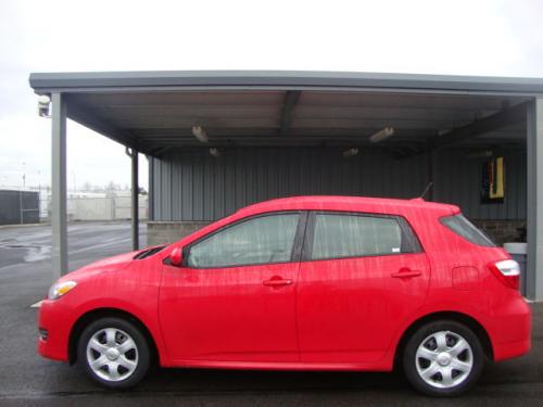 Photo Image Gallery & Touchup Paint: Toyota Matrix in Radiant Red   (3L5)  YEARS: 2009-2012