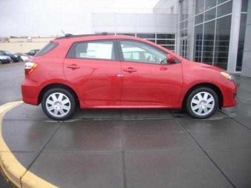 Photo Image Gallery & Touchup Paint: Toyota Matrix in Barcelona Red Metallic  (3R3)  YEARS: 2013-2013