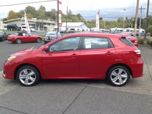Photo Image Gallery & Touchup Paint: Toyota Matrix in Barcelona Red Metallic  (3R3)  YEARS: 2013-2013