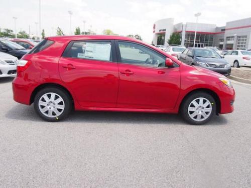 Photo Image Gallery & Touchup Paint: Toyota Matrix in Barcelona Red Metallic  (3R3)  YEARS: 2013-2013