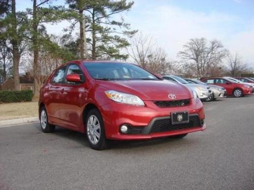 Photo Image Gallery & Touchup Paint: Toyota Matrix in Barcelona Red Metallic  (3R3)  YEARS: 2013-2013