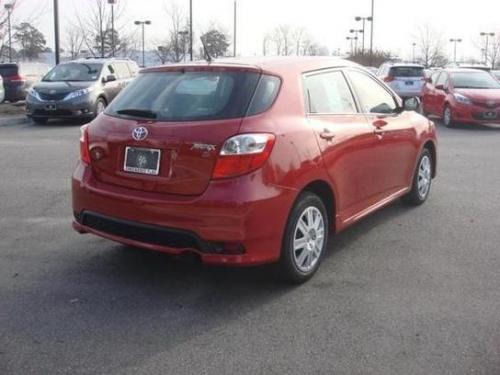 Photo Image Gallery & Touchup Paint: Toyota Matrix in Barcelona Red Metallic  (3R3)  YEARS: 2013-2013
