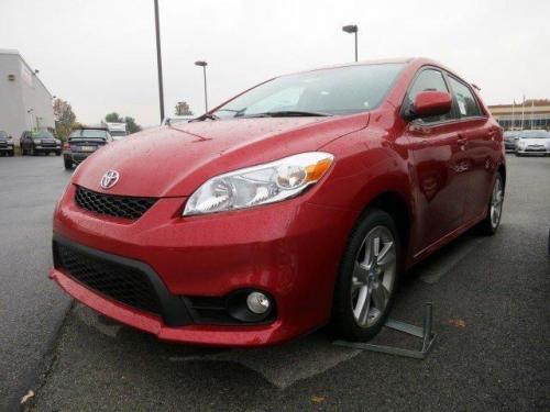 Photo Image Gallery & Touchup Paint: Toyota Matrix in Barcelona Red Metallic  (3R3)  YEARS: 2013-2013