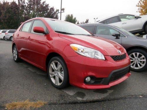 Photo Image Gallery & Touchup Paint: Toyota Matrix in Barcelona Red Metallic  (3R3)  YEARS: 2013-2013