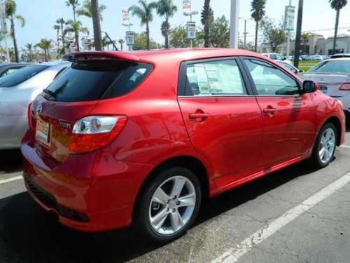 Photo Image Gallery & Touchup Paint: Toyota Matrix in Barcelona Red Metallic  (3R3)  YEARS: 2013-2013