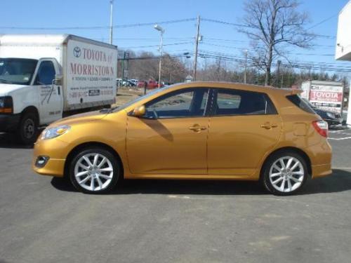 Photo Image Gallery & Touchup Paint: Toyota Matrix in Sundance Metallic   (4T6)  YEARS: 2009-2010