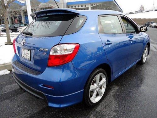 Photo Image Gallery & Touchup Paint: Toyota Matrix in Blue Streak Metallic  (8T7)  YEARS: 2009-2010